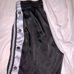 size small tearaway pants! 🤍🖤